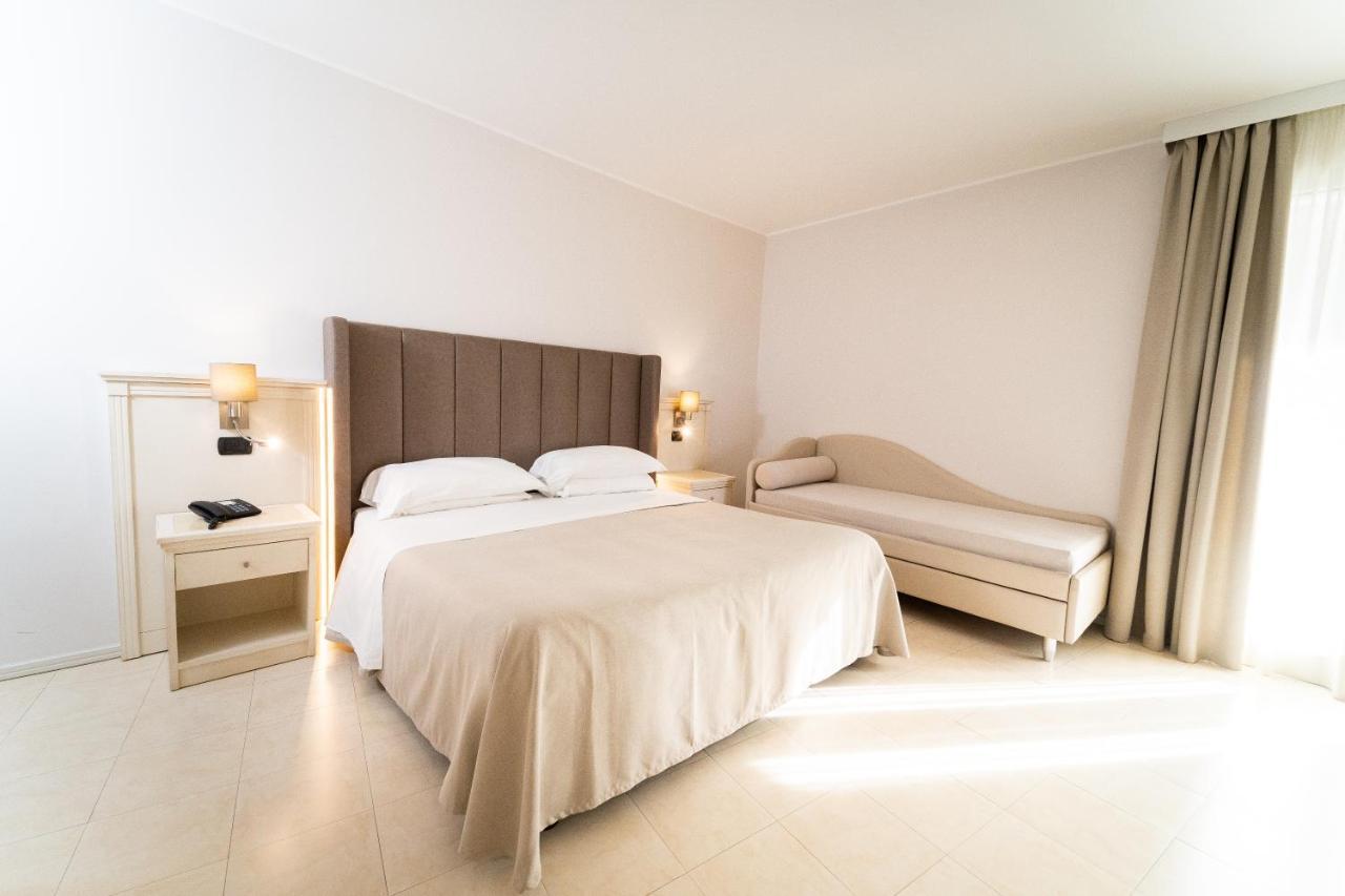 Hotel Falli Porto Cesareo Exterior photo