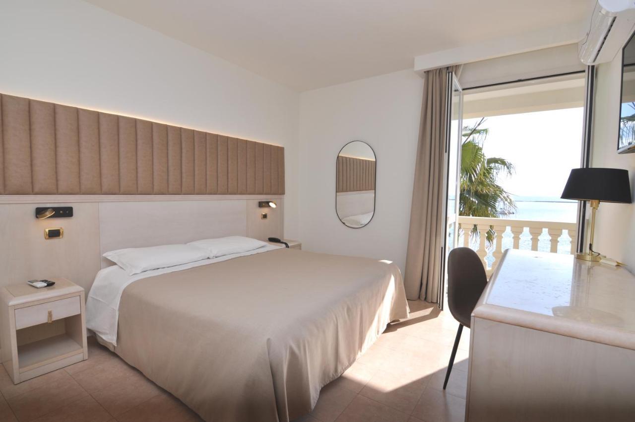 Hotel Falli Porto Cesareo Exterior photo